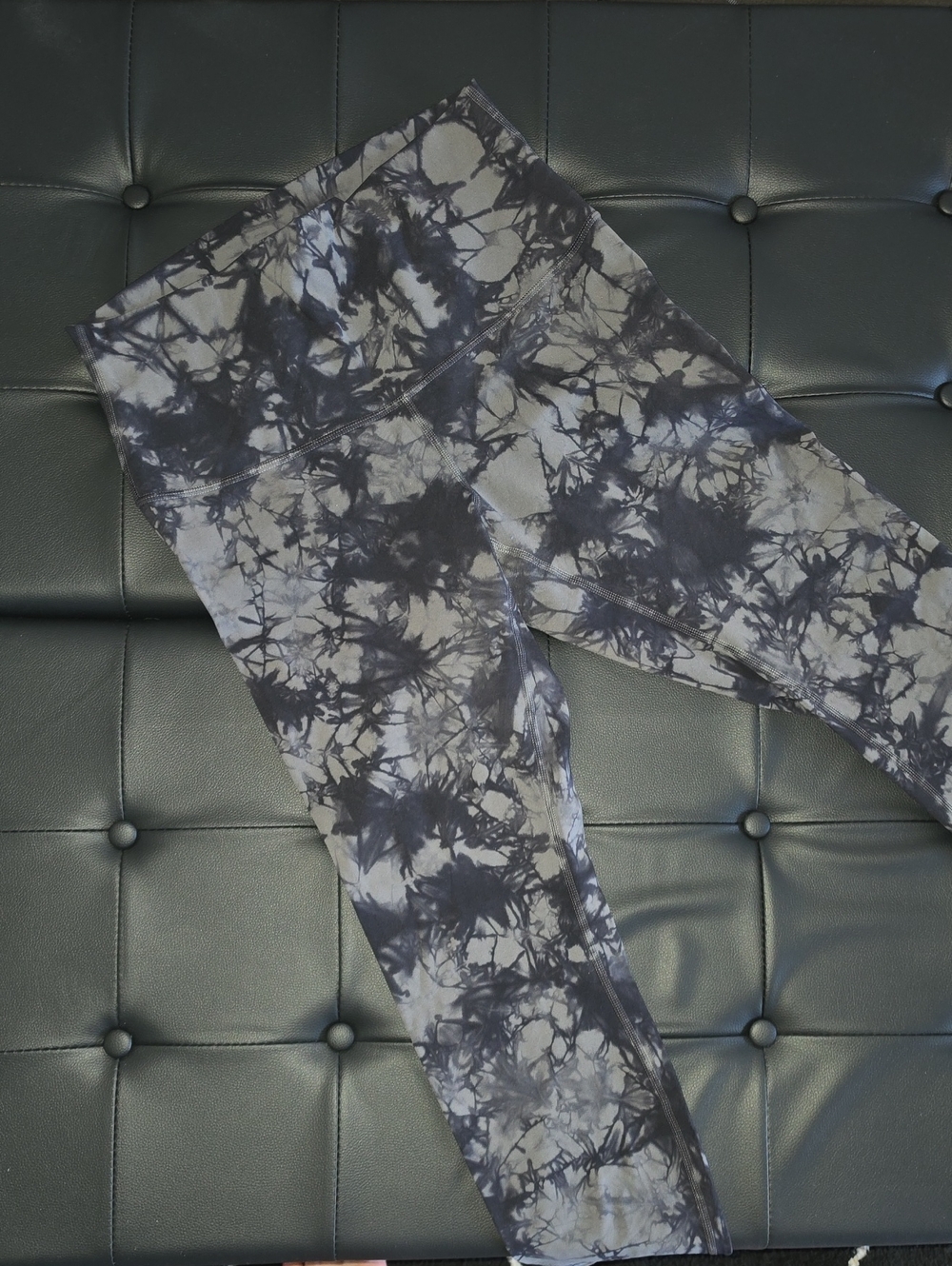 Lululemon Tie-Dye High-Waist Leggings in Black & Gray